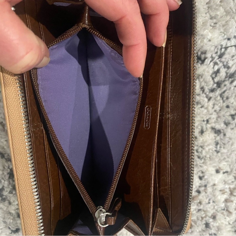Coach Accordian Zip Wallet Tan Calf Leather - Picture 6 of 14